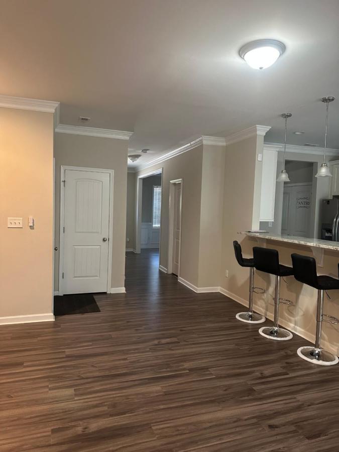 Zees Private Room Норфолк Екстериор снимка