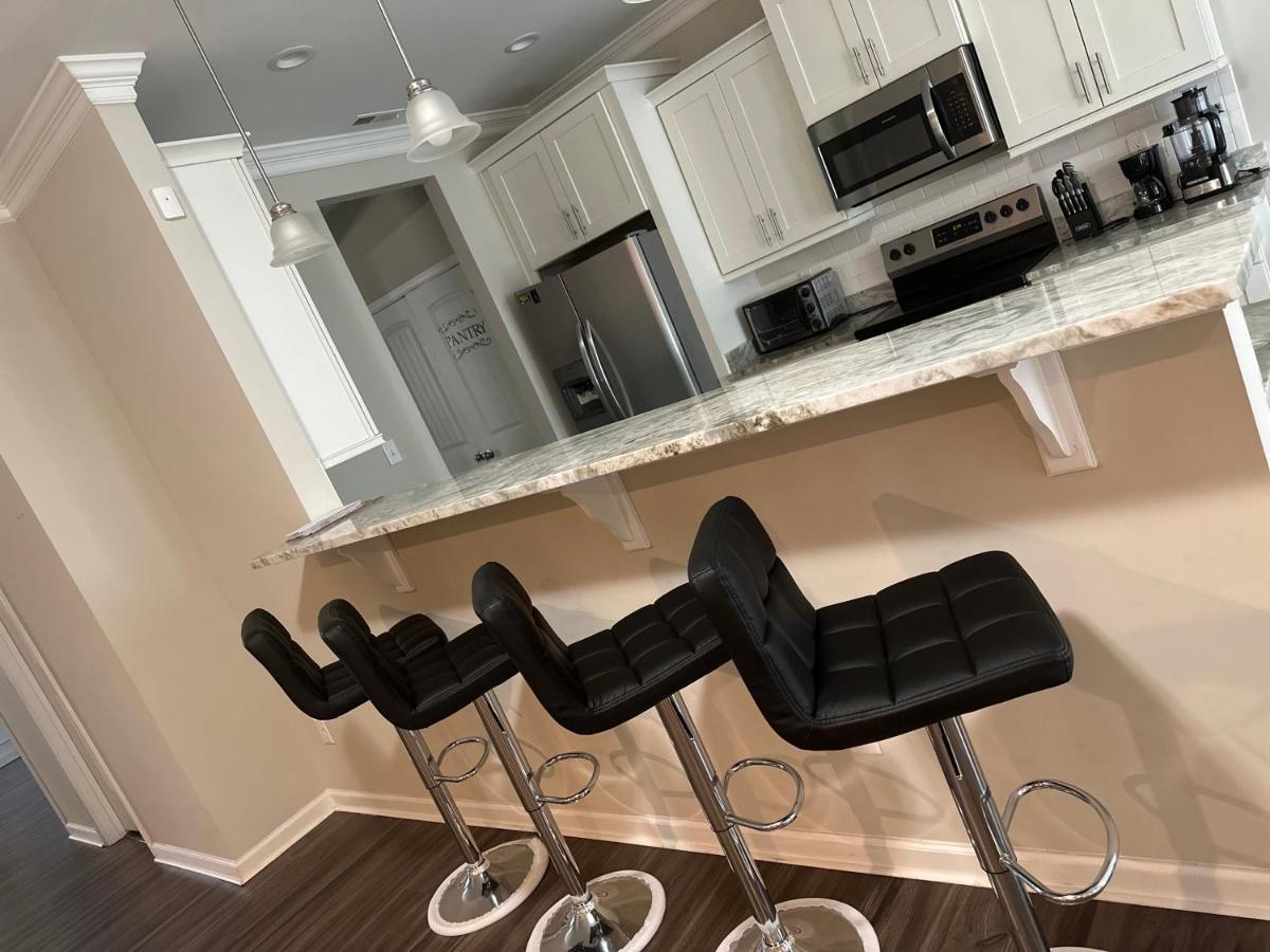 Zees Private Room Норфолк Екстериор снимка